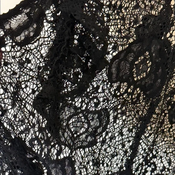 ZARA Full Lace back button Top - Picture 5 of 10